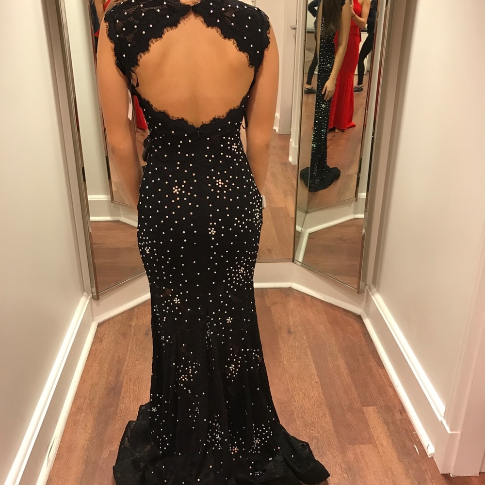 Prom dress - Picture 2 of 4